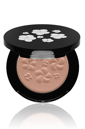 Пудровый румянец For Love Of Roses в оттенке Delicata.