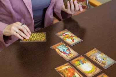 Astrology and Tarot in Recruiting Outrage Don Residents