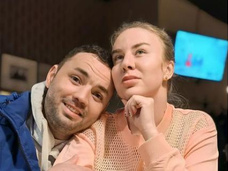 Звезда «ДОМа-2» Александр Гобозов обвенчался с беременной женой