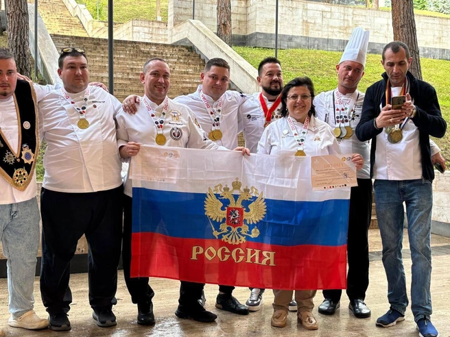 В Армению шеф приехал со своими друзьями — поварами | Источник: Дмитрий Пупышев