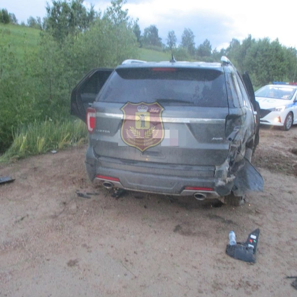 Из-за аварии пострадали двое | Источник: Пожарно-спасательная служба Ярославской области / vk.com