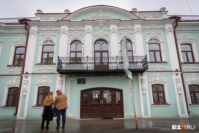 Раньше это был не вход, а скорее въезд во внутренний двор | Источник: Владислав Лоншаков / E1.RU