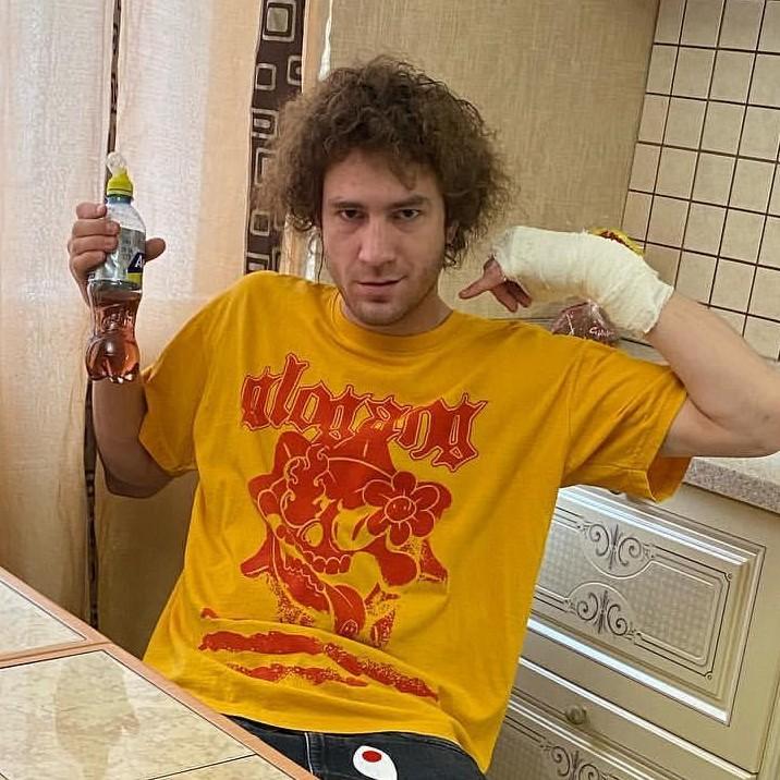 Анна, сбросившая трехлетнюю дочь с 10 этажа, оказалась женой рэпера WormGanger — он сидит за хулиганство