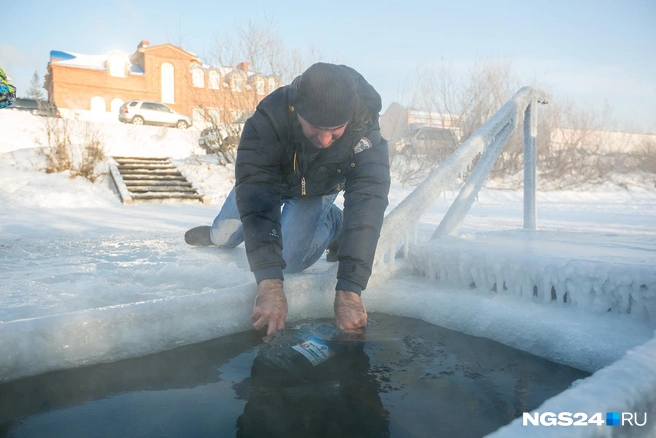 Святая вода из купели