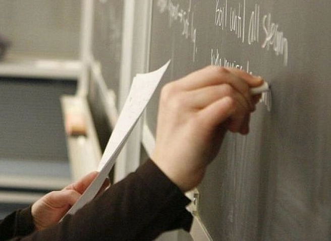 Количество довольных своей работой учителей упало почти вдвое | ya62.ru