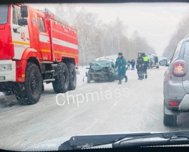 Водитель и два пассажира легковушки госпитализированы | Источник: chpmiass / instagram.com