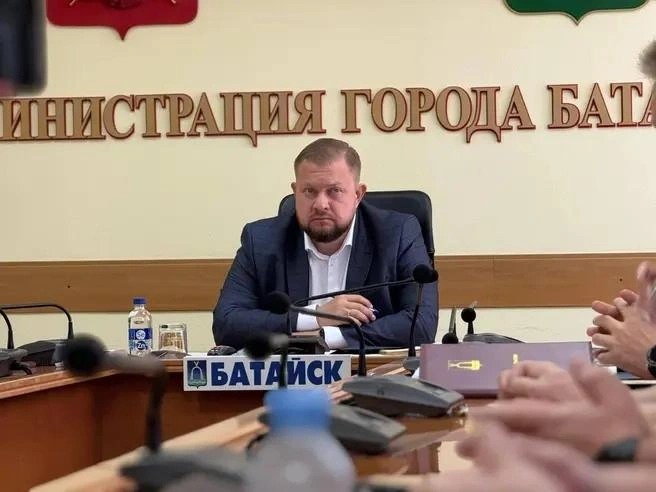 Он призвал не подходить людей к окнам | Источник: телеграм-канал Валентина Кукина