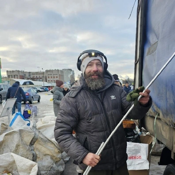 Вместе с командой единомышленников Артем организовывал экологические акции | Источник: ЯрЭкомобиль / Vk.com
