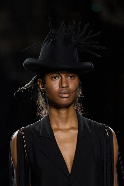 Источник: Yohji Yamamoto