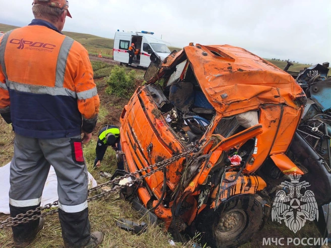 Пьяный водитель «КАМАЗа», угробивший пассажира под Пономаревкой, поедет в колонию-поселение | Источник: ГУ МЧС России по Оренбургской области