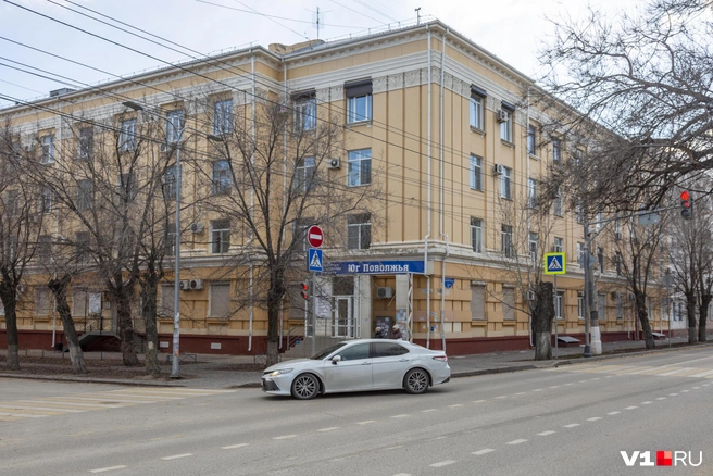 В подготовленную чиновниками ловушку ежедневно попадают десятки водителей | Источник: Константин Завриков / V1.RU