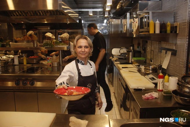 Лучшей женщиной шеф-поваром Сибири признана Наталья Крупеня | Источник: Стас Соколов / NGS.RU