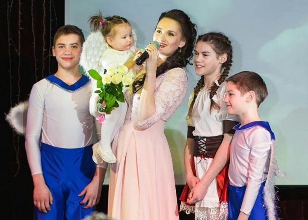 Конкурс красоты и интеллекта «Наша красивая мама-2018»