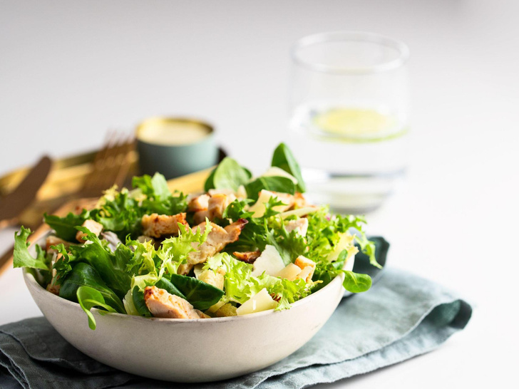 Вкусный и не калорийный: знаменитый салат Ким Кардашьян, который поможет вам быстро сбросить вес