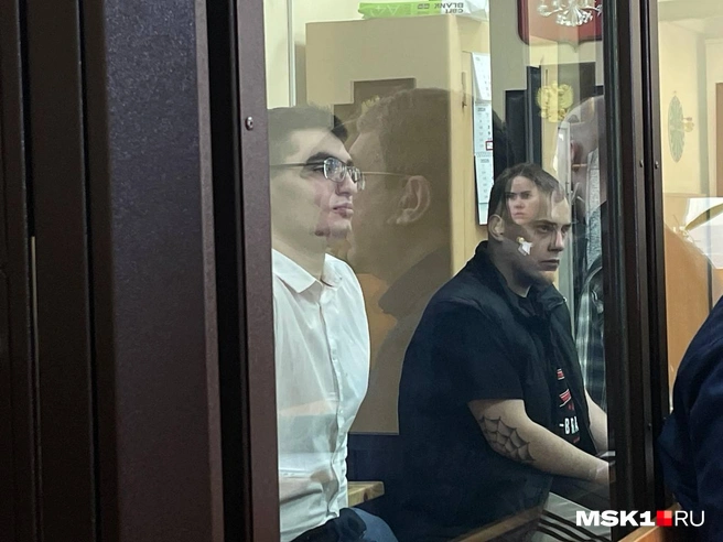 Обвиняемые в убийстве Самрата в зале суда | Источник: Вера Борисова / MSK1.RU