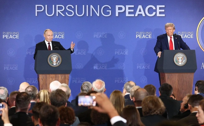 Путин и Трамп держали интригу во время саммита | Источник: Kremlin.ru