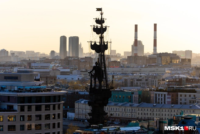 Пётр I — памятник 300-летию Российского флота | Источник: Артем Устюжанин / MSK1.RU