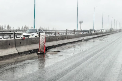 Ямы на Красавинском мосту: сроки ремонта