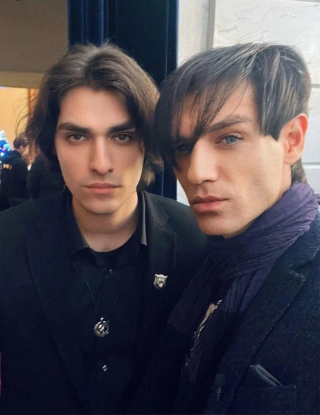 Поклонникам запомнился давний выпуск, где Ангелина уверяла, что у Олега Шепса есть тату в интимном месте, хотя он это отрицал