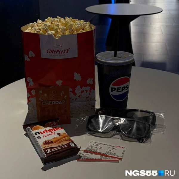 Еще сходили в IMAX. Билеты обошлись в 1300 рублей, а комбо со «средним» попкорном в 800 | Источник: Анна Иванина / NGS55.RU