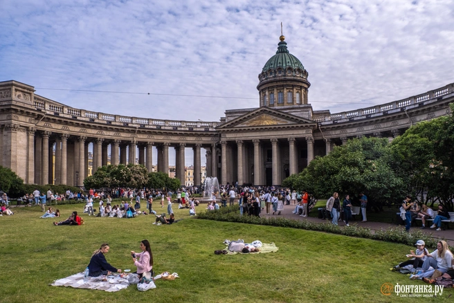 Летом в Санкт-Петербурге часто сохраняется прохладная погода, особенно у залива | Источник: Михаил Огнев / FONTANKA.RU