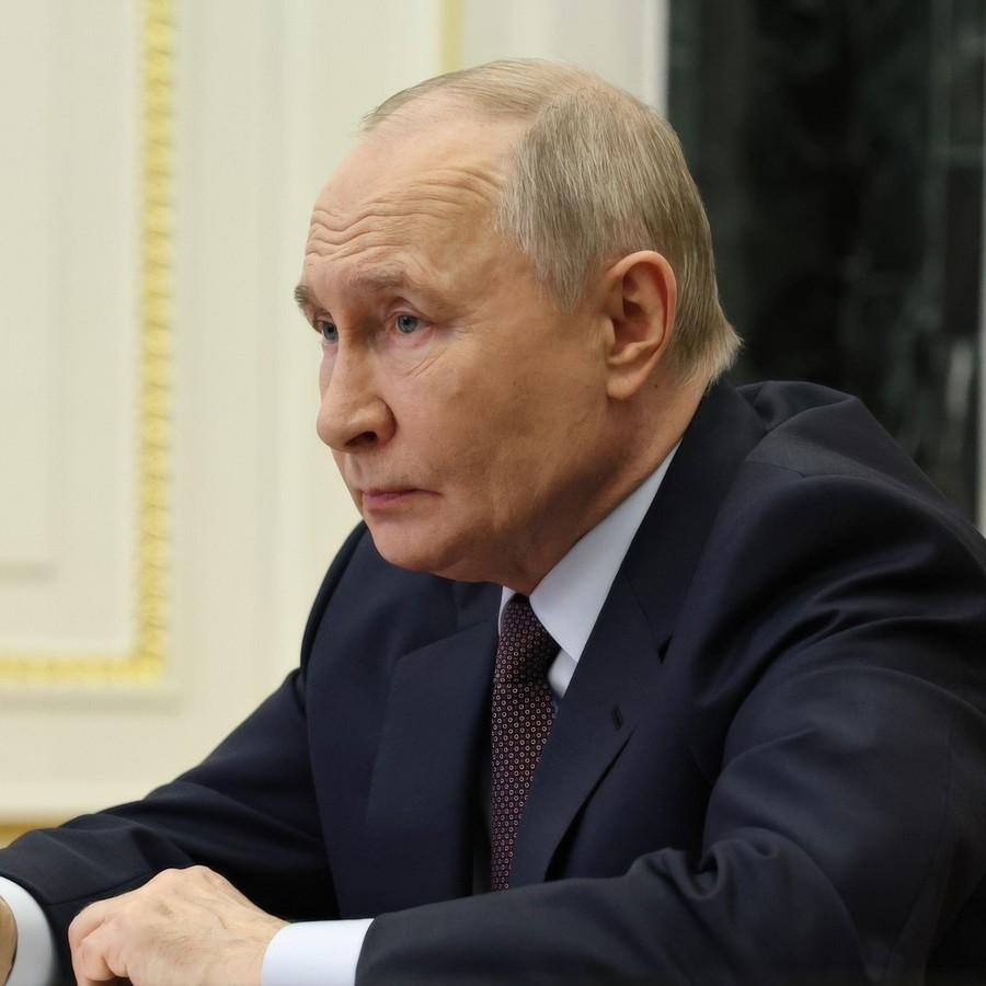 Владимир Путин впервые прокомментировал ограничение Интернета в России