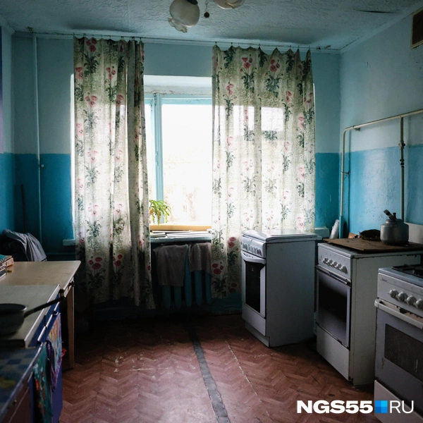 Даже в таких условиях омичи стараются создавать уют | Источник: Евгений Софийчук / NGS55.RU