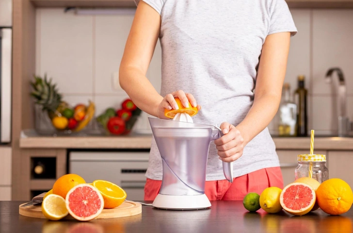 Витаминный заряд: 5 вкусных рецептов соков из овощей и фруктов в домашних условиях