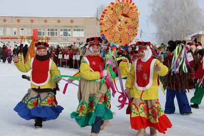В Малой Пурге Масленицу проводили более 4 тысяч гостей