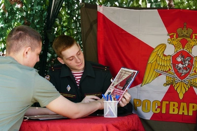 В Кирове прошла акция «На службу в Росгвардию»