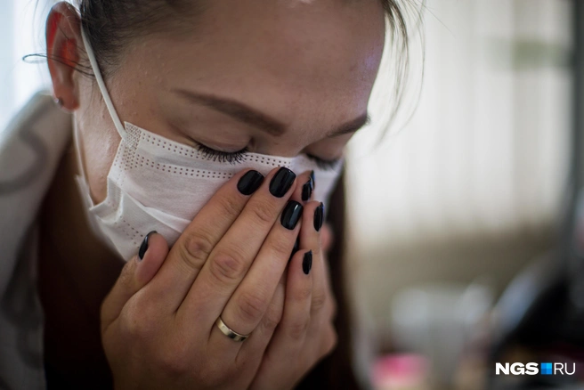 Пациент наиболее заразен в первые два-три дня болезни | Источник: Александр Ощепков / NGS.RU