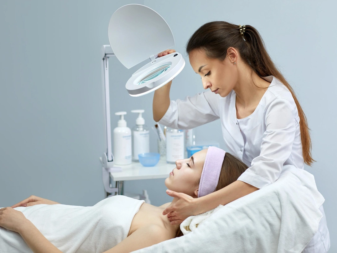 Предупрежден — значит вооружен: 7 признаков плохого салона красоты | marieclaire.ru