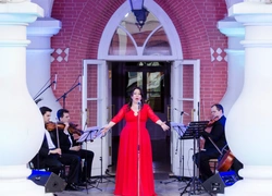 «Опера во дворце»: солисты Большого Театра выступят под открытым небом