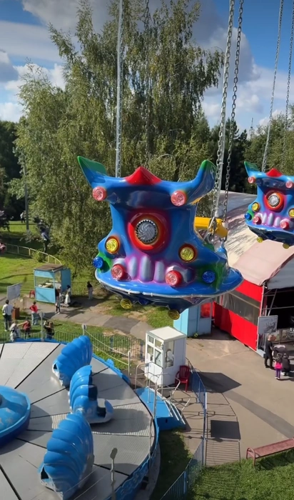 Нижегородка застряла на карусели на несколько минут | Источник: romanova_officiall / Instagram (деятельность запрещена на территории РФ)