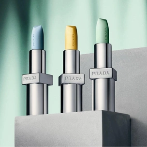 От шампуня Oribe до бальзама Prada  — лучшие бьюти-средства 2025 года: полный список победителей CEW Beauty Awards