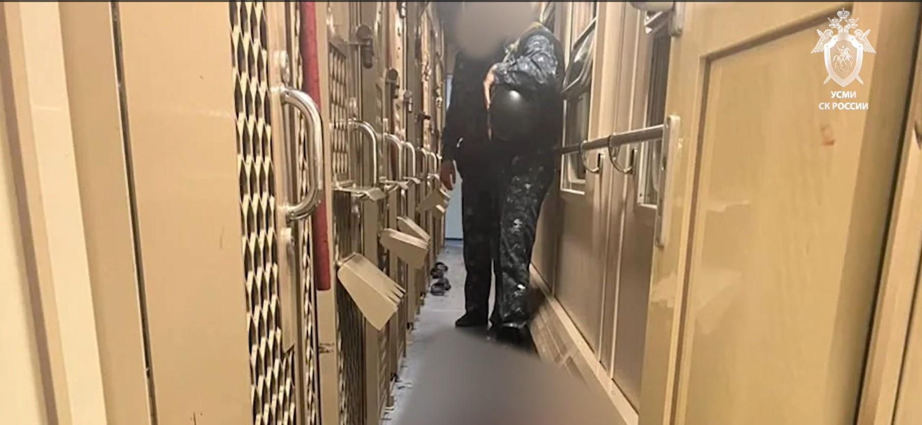 Заключенный открыл стрельбу по конвоирам в поезде на Адлер: один погиб, трое ранены — видео