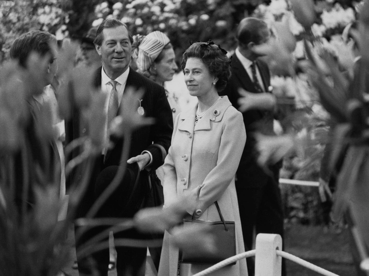 Елизавета II на цветочном шоу в Челси, 1973