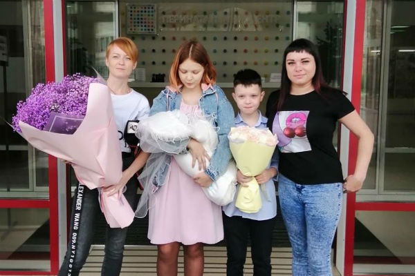 11-летнему бойфренду Даши Суднишниковой не доверили ее новорожденную дочь