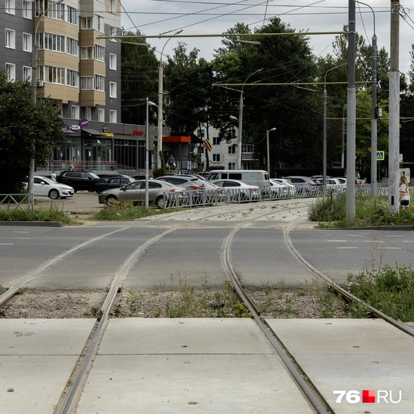 Однако не везде пути приобрели характерный рыжеватый оттенок | Источник: Александр Куренной / 76.RU