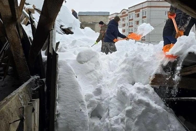 Жилинспекция накажет УК за обрушение крыши в Казани