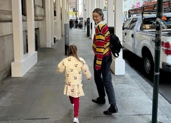 Джиджи Хадид показала свою дочь в костюме Глинды — и это самый милый кадр недели