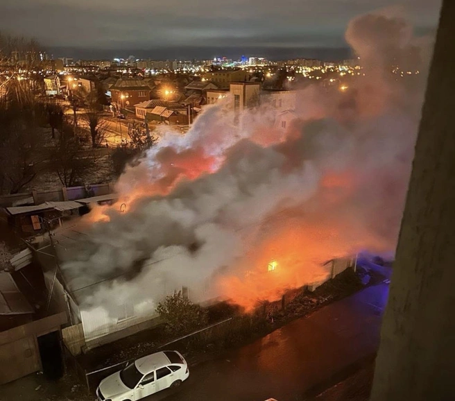 Пожар произошел около 7 часов утра | Источник: ЧП Тюмень / Vk.com