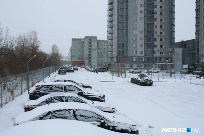 Хватит ли всем стоянки, когда дома полностью заселят&nbsp;— вопрос открытый | Источник: Игорь Епифанцев / NGS42.RU