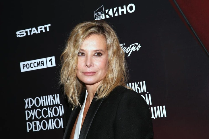 Юлия Высоцкая | www.starhit.ru