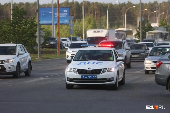 Экипаж помог доставить травмированного ребенка в больницу | Источник: Владислав Лоншаков / E1.RU