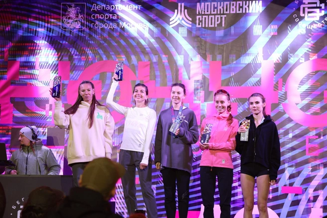 Бегунов не только наградили медалями, но и вручили денежные призы | Источник: Татьяна Спиридонова / MSK1.RU