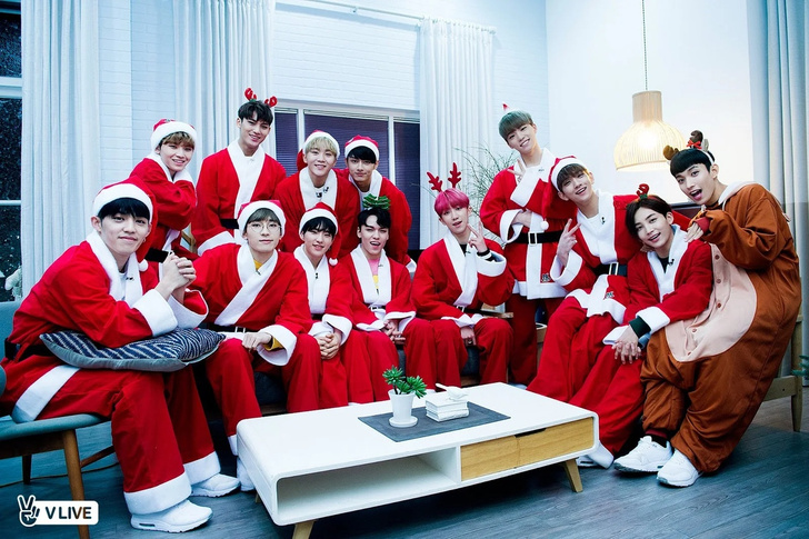 Фото №8 - Санта в шоке: Самые зажигательные рождественские наряды k-pop айдолов