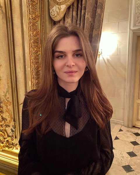 21-летняя дочь Тины Канделаки надела очень смелое платье: фото | Источник: @melaniakondrahina