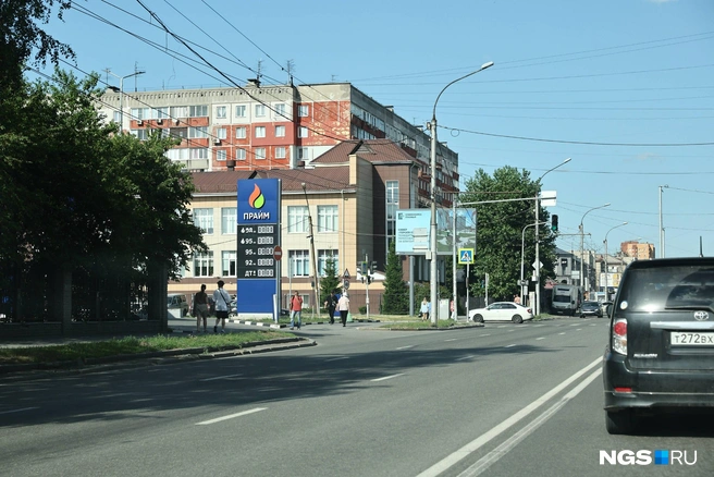 Не работает заправка и на улице Дуси Ковальчук, 65Б | Источник: Александр Ощепков / NGS.RU