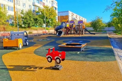 В Вольске благоустроили две детские площадки и пешеходную зону
